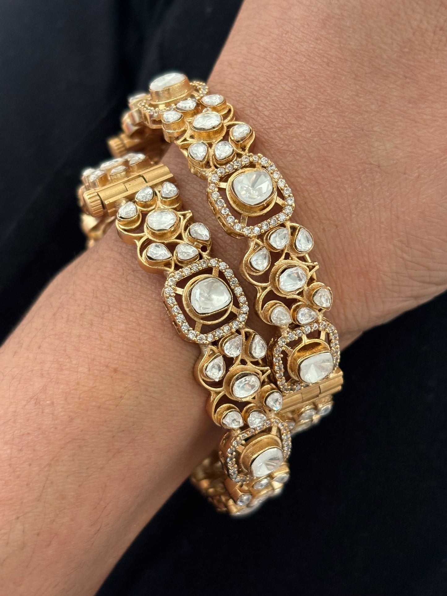 Sanskriti Kundan Bangles