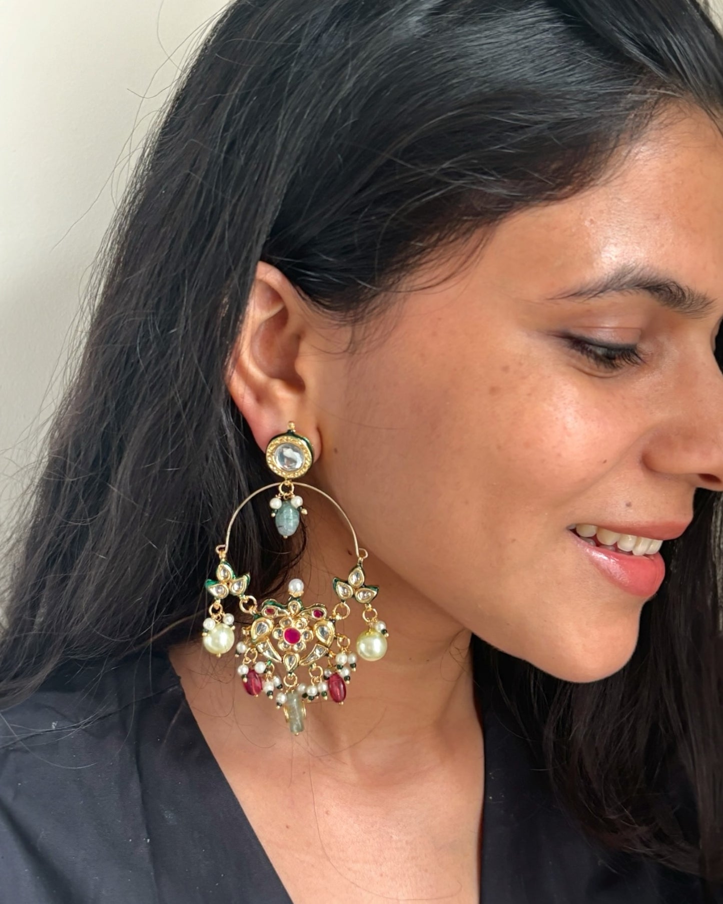 Mahika Long Kundan Chandbaalis