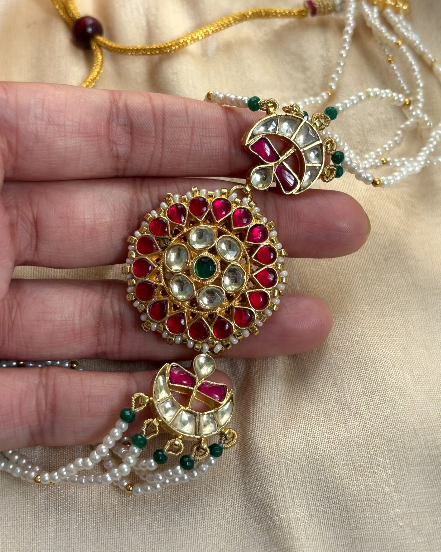 Sanvi Kundan choker with studs