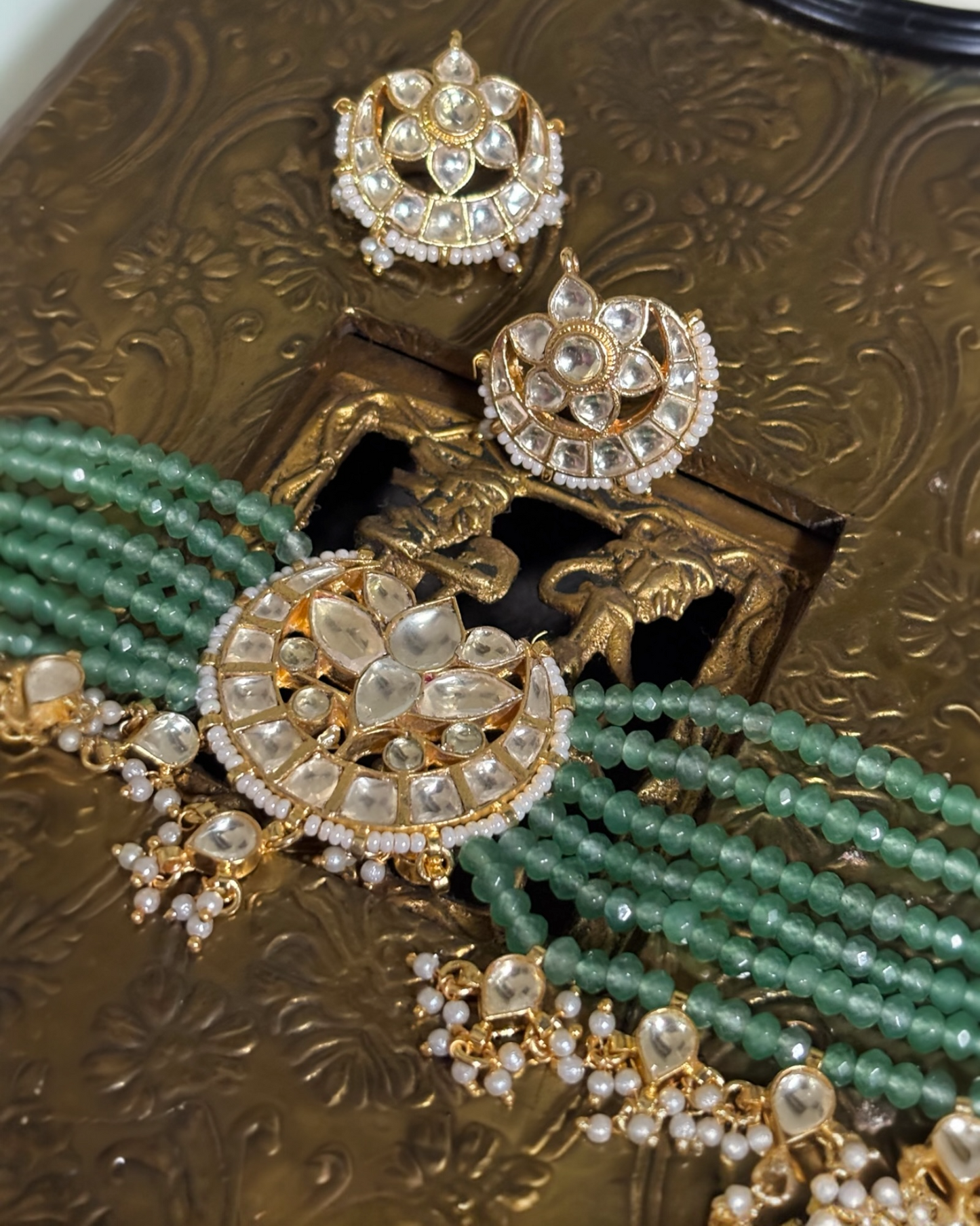 Ruhani Choker with earrings