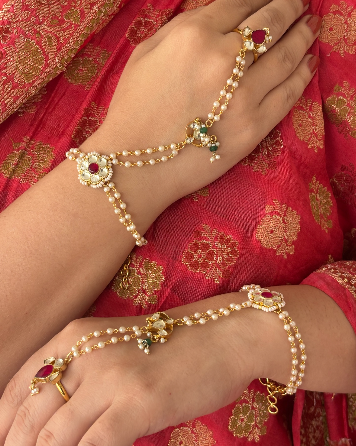 Tahira Kundan Hathphool (1 pair)