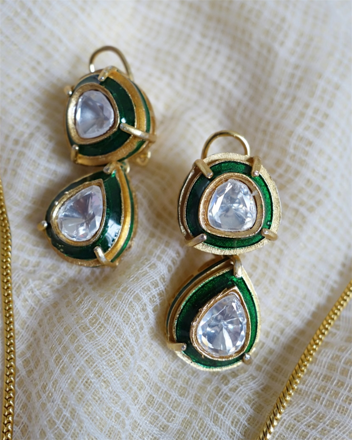 Tarini double layered chains