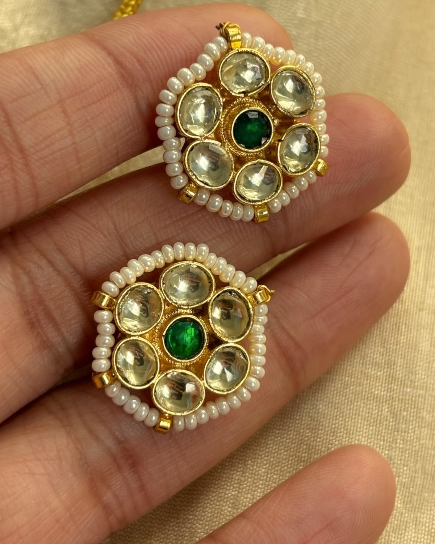 Sanvi Kundan choker with studs