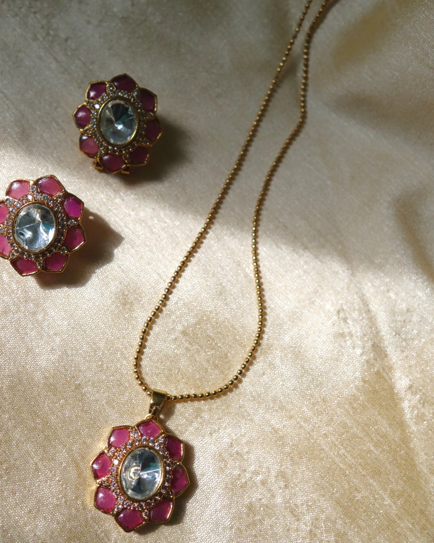 Rani Pendant Set with Studs