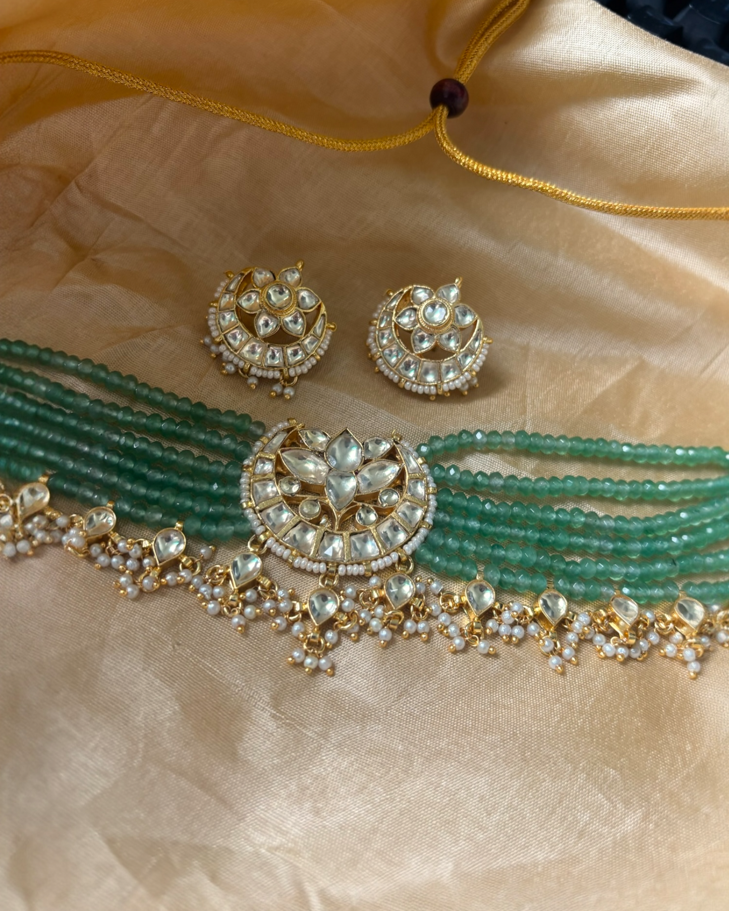 Ruhani Choker with earrings