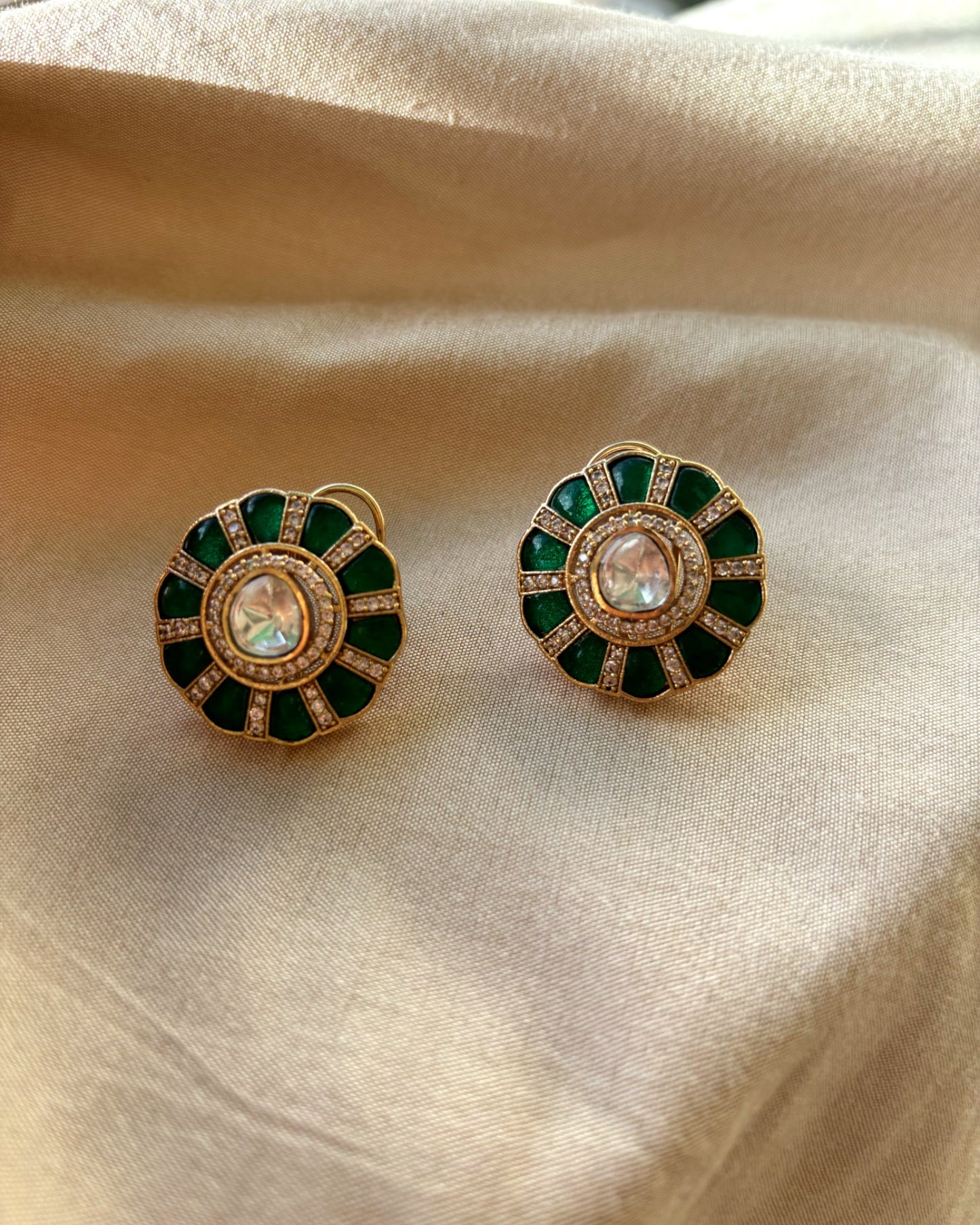 Ishwari Kundan Studs