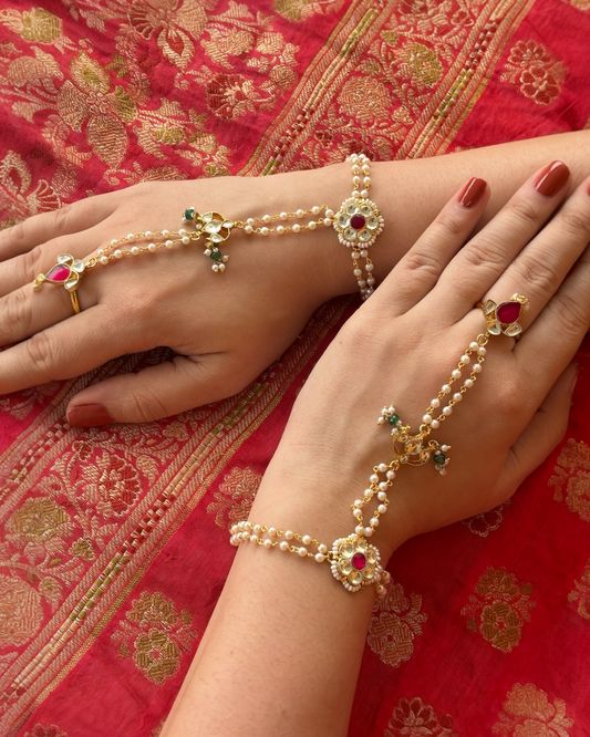 Tahira Kundan Hathphool (1 pair)