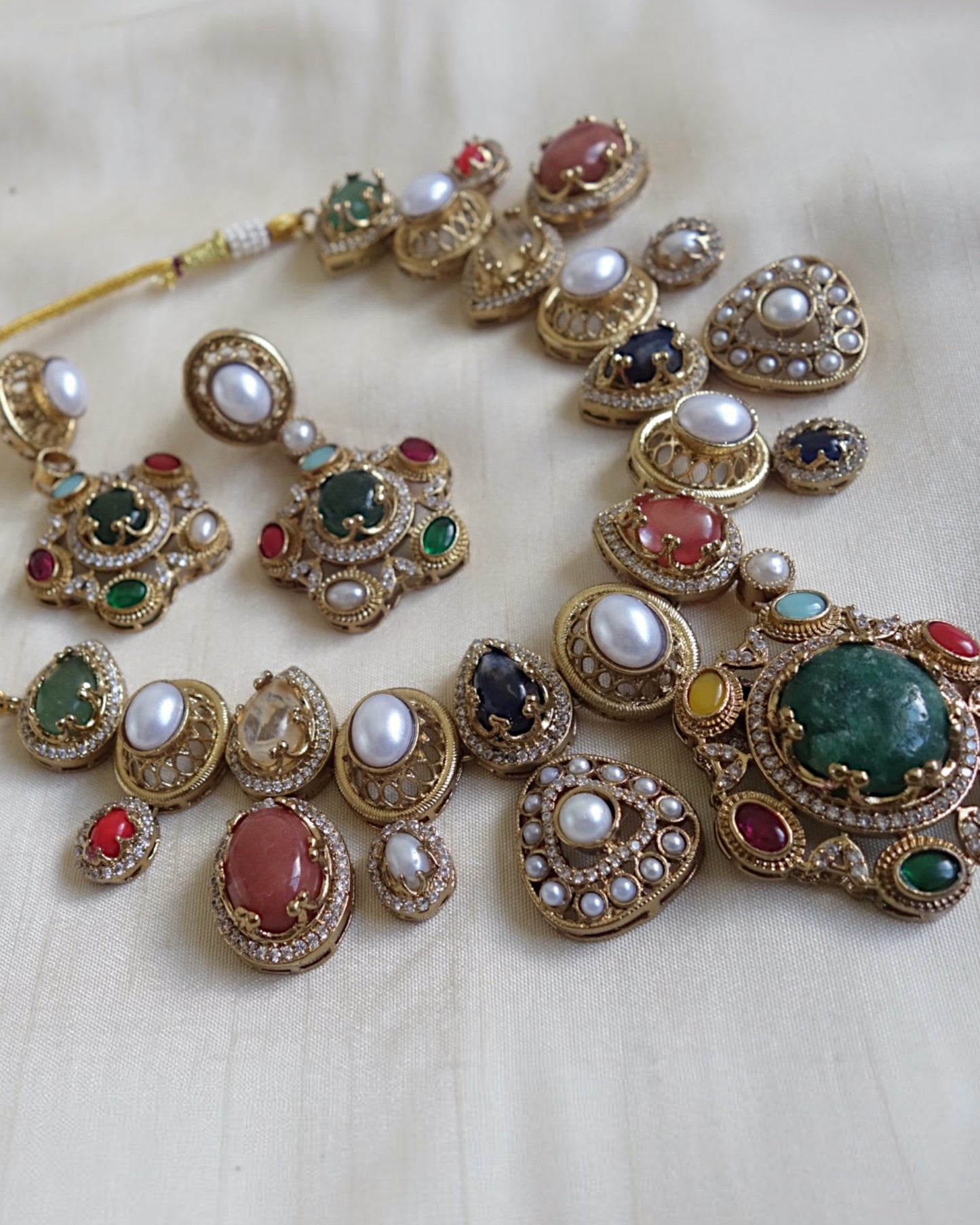 Ruhi Heirloom Necklace Set