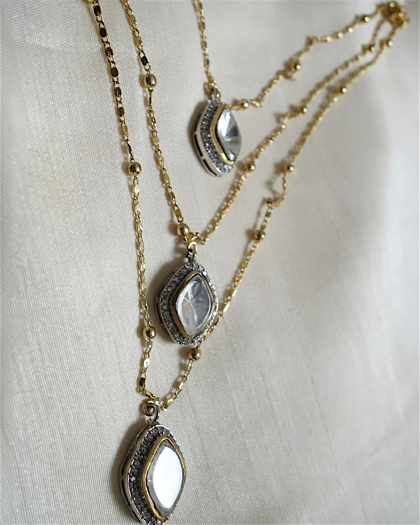 Aaira dual-tone layered necklace set