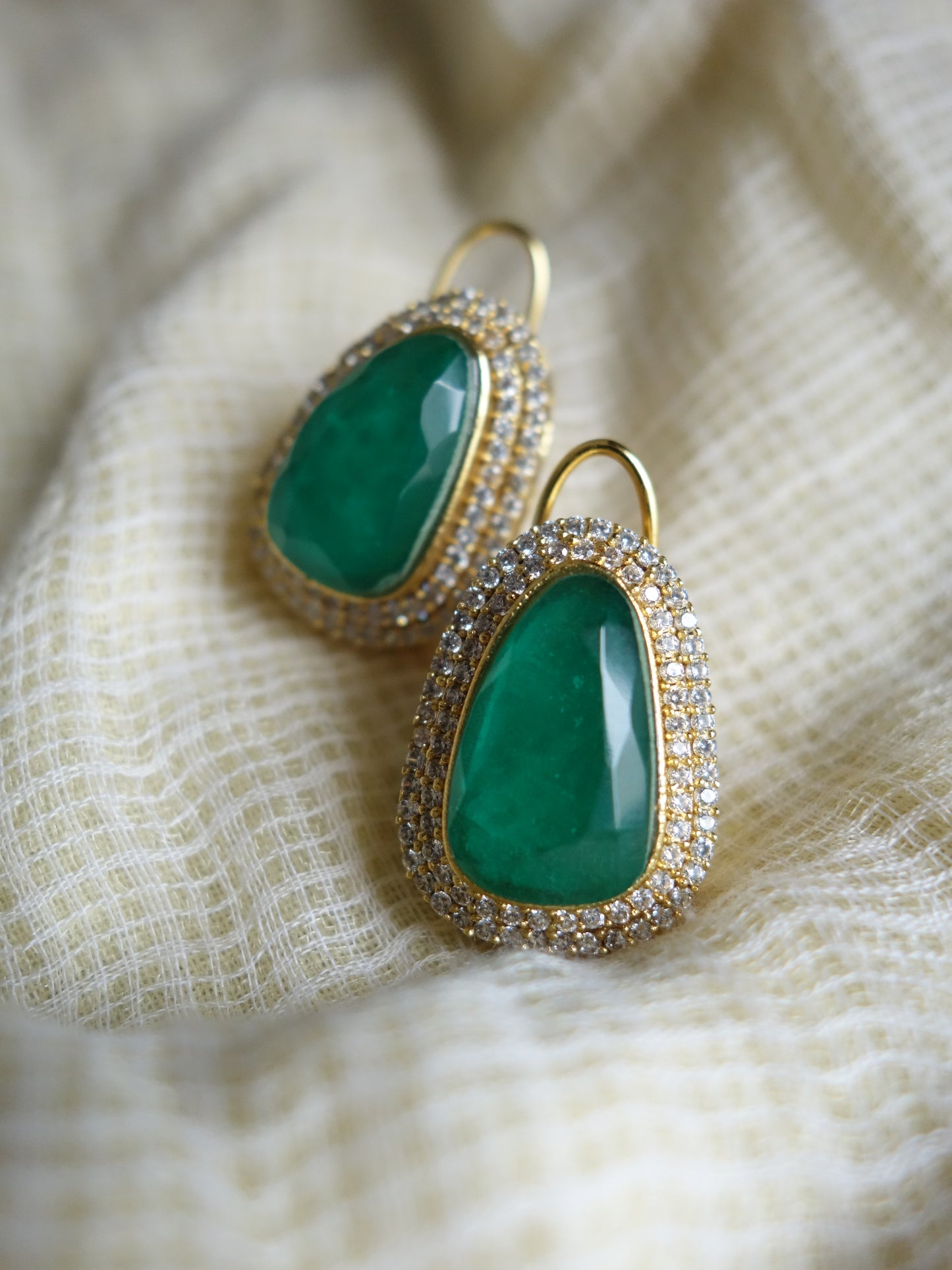 Esha Emerald green studs