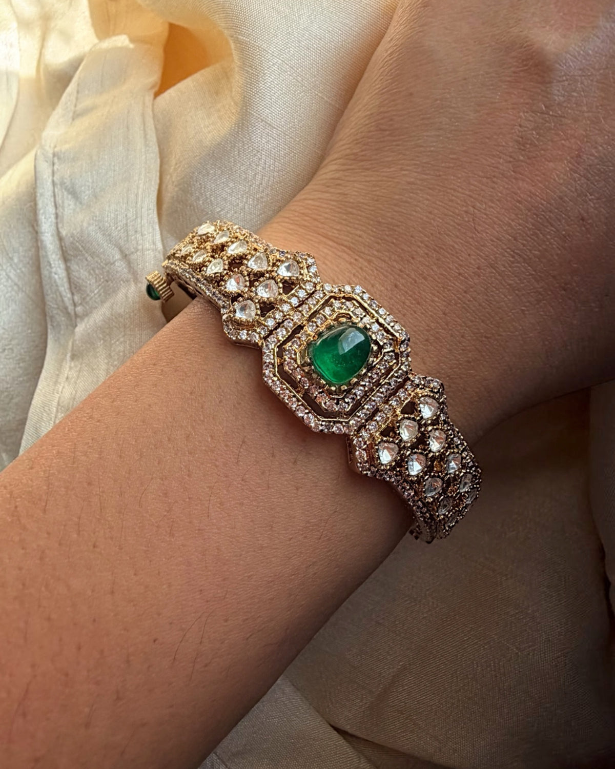Garima Emerald green kada