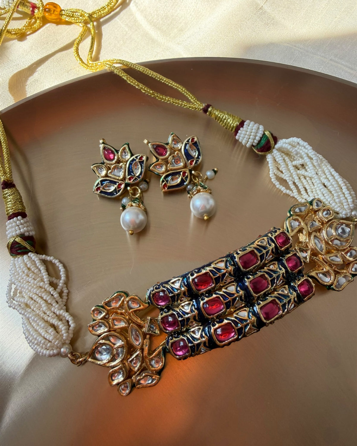 Vedika kundan choker set
