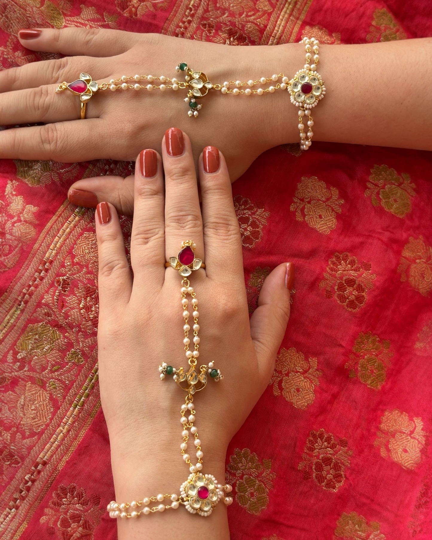 Tahira Kundan Hathphool (1 pair)