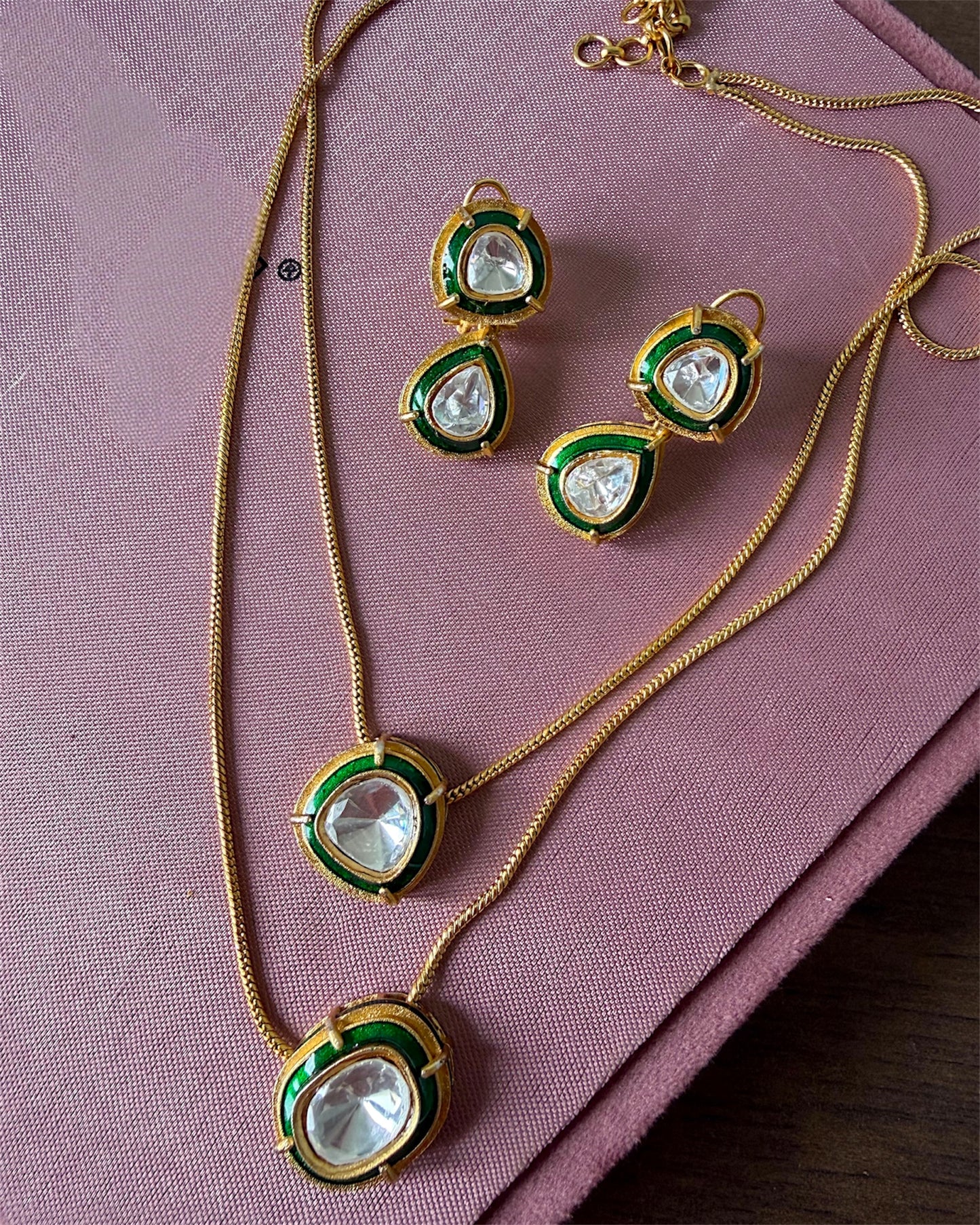 Tarini double layered chains