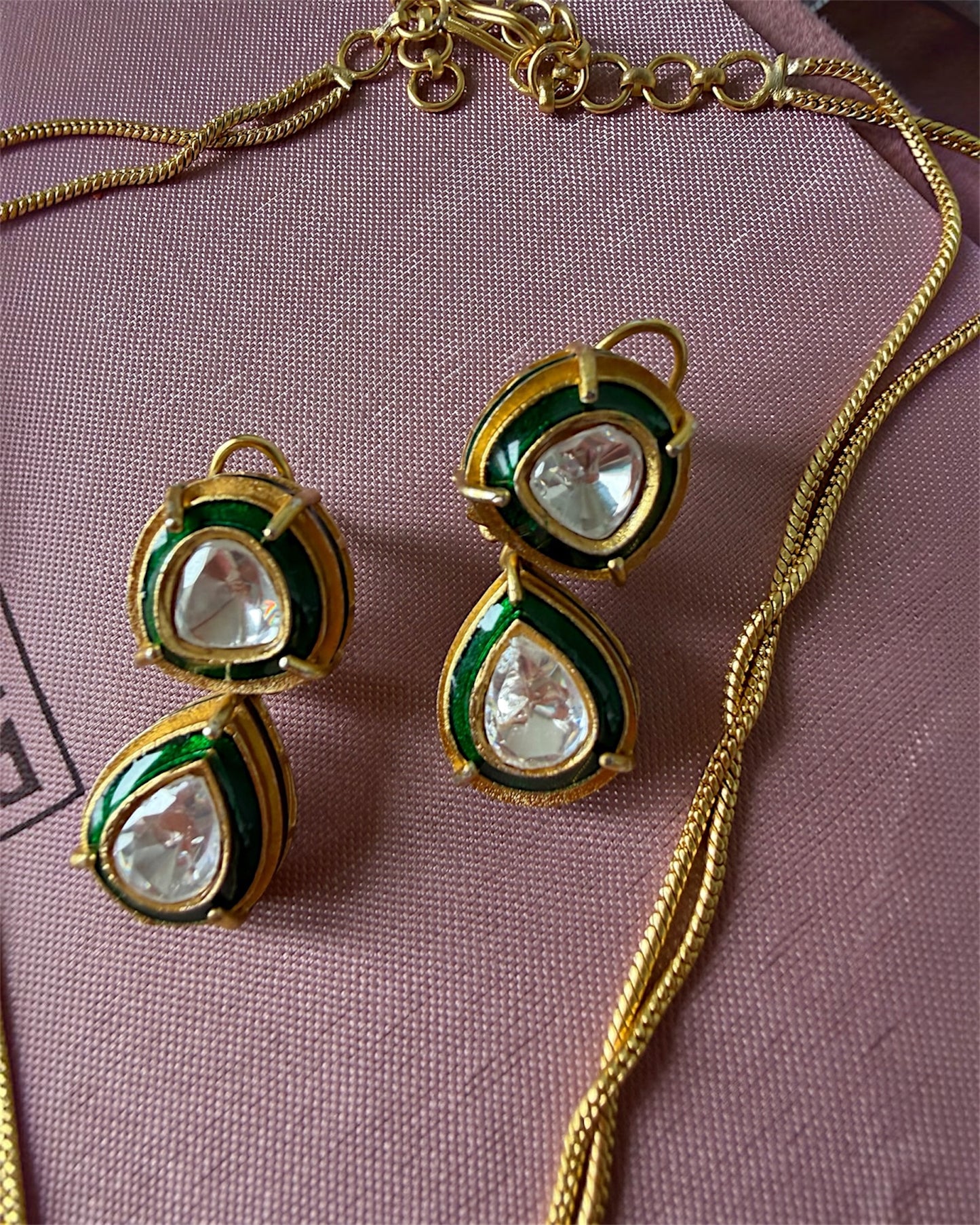 Tarini double layered chains