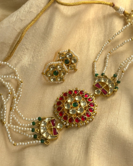 Sanvi Kundan choker with studs