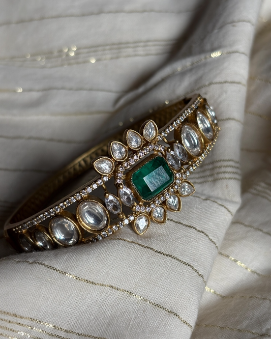 Priyam Emerald green bracelet