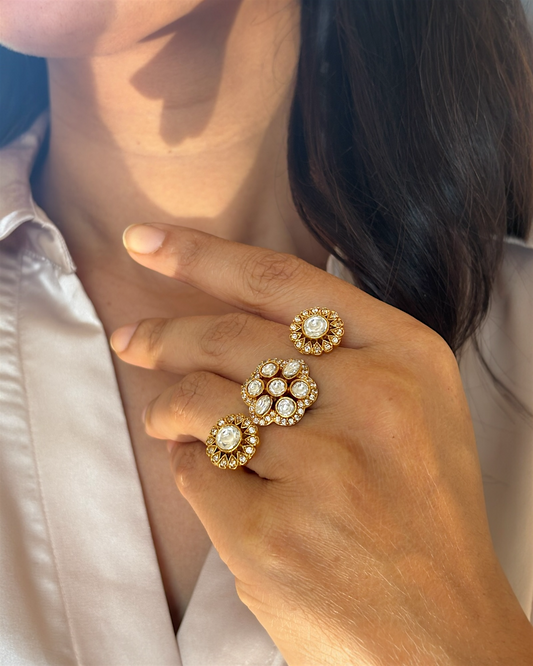 Hrishita Kundan Dual finger ring