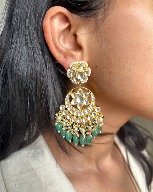 Meenakshi Kundan Chandbaalis
