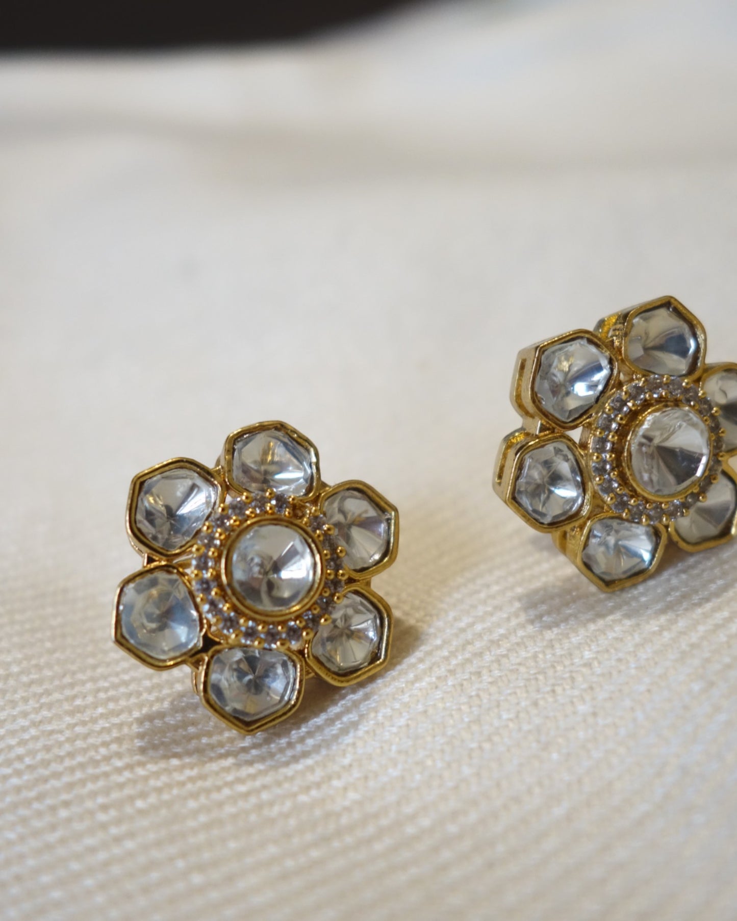 Mini Phool Six Petal Kundan Studs