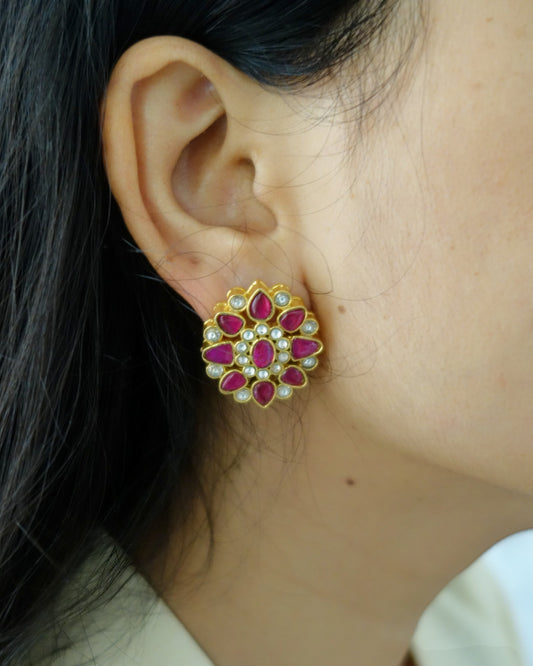 Rani Eight Petal Kundan Studs