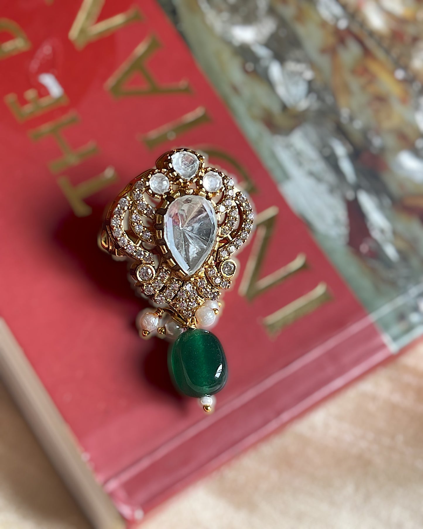Leila Brooch Pin