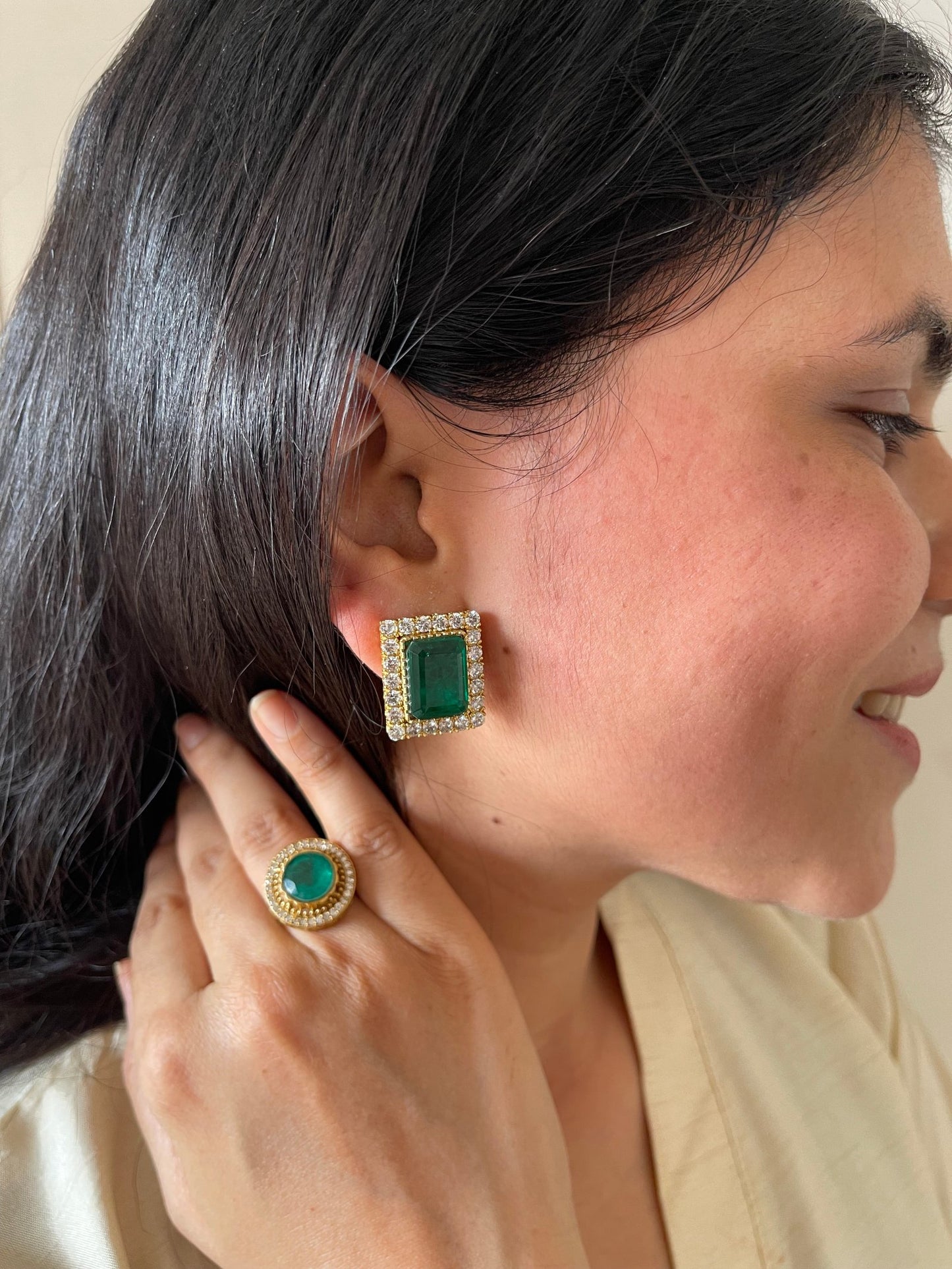 Ruhi Emerald Square Studs