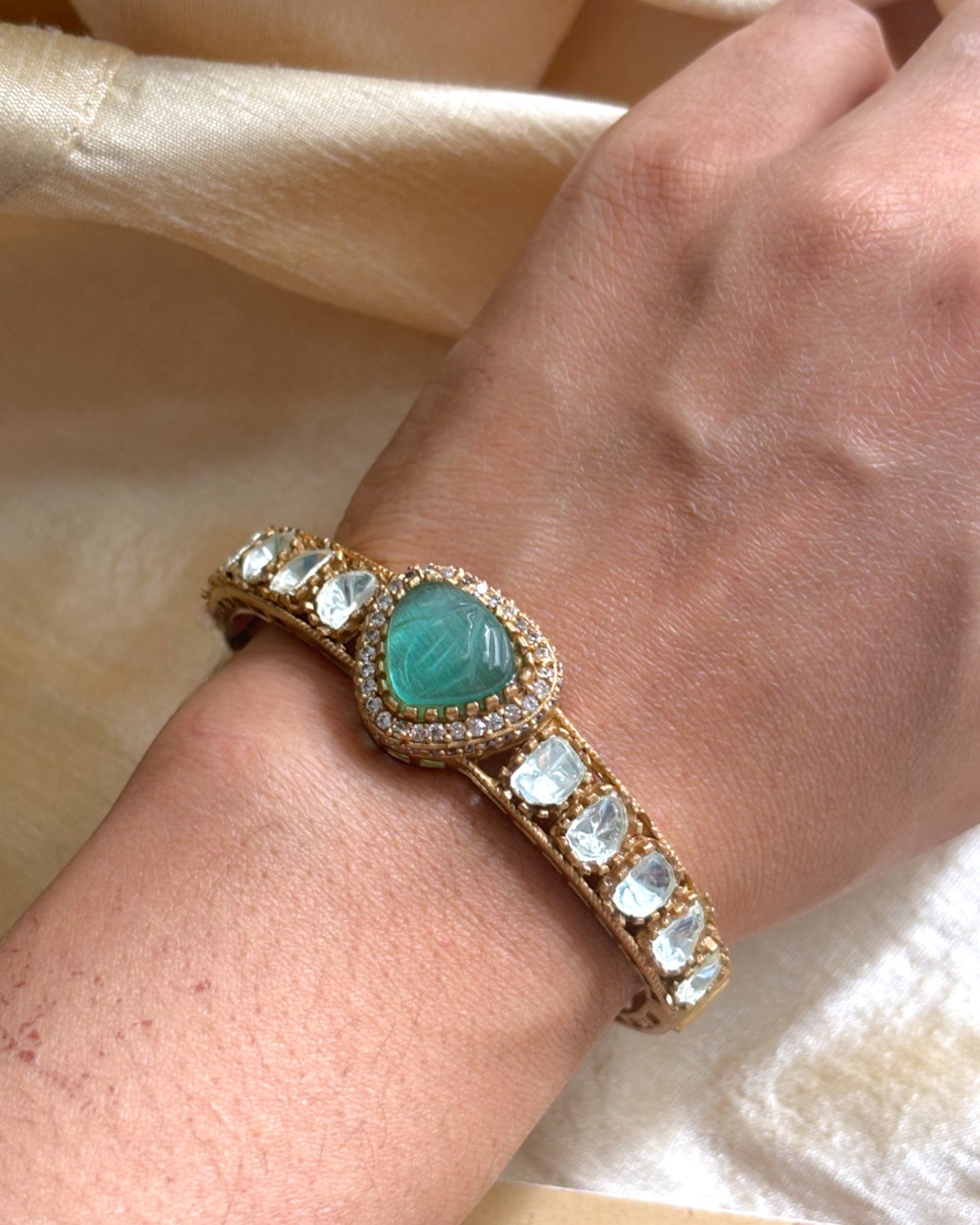 Ditya Openable Bracelet